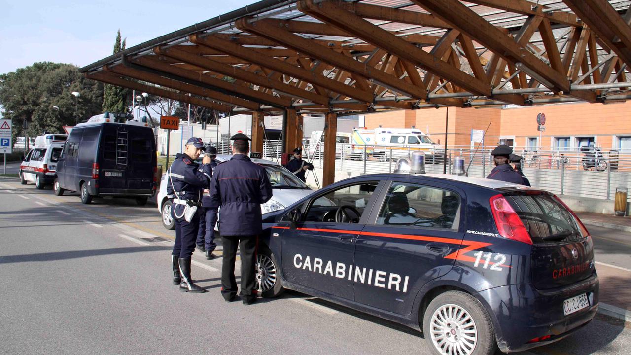 Un mezzo dei carabinieri (foto d'archivio)
