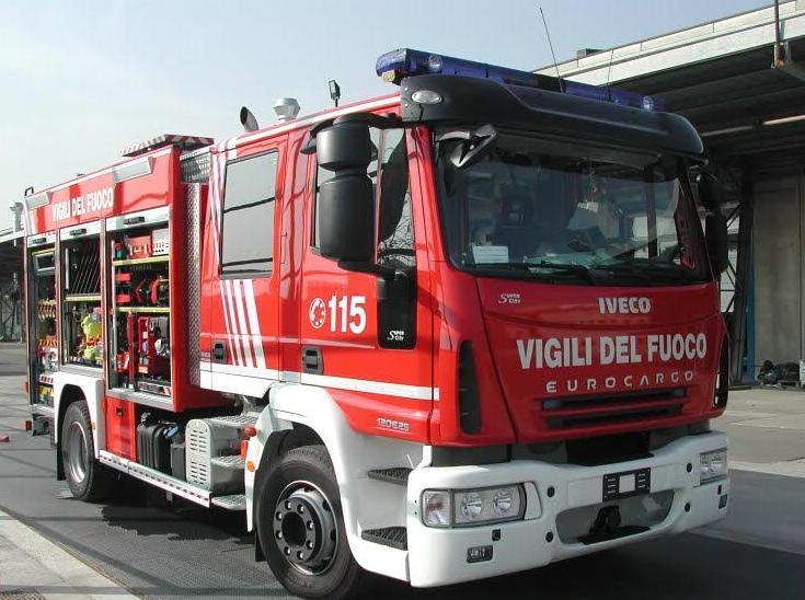 Fumo dalla caldaia, evacuato il Toniolo 