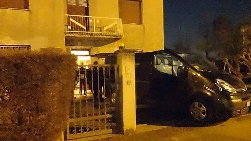 Pentola piena si ribalta, muore anziana
