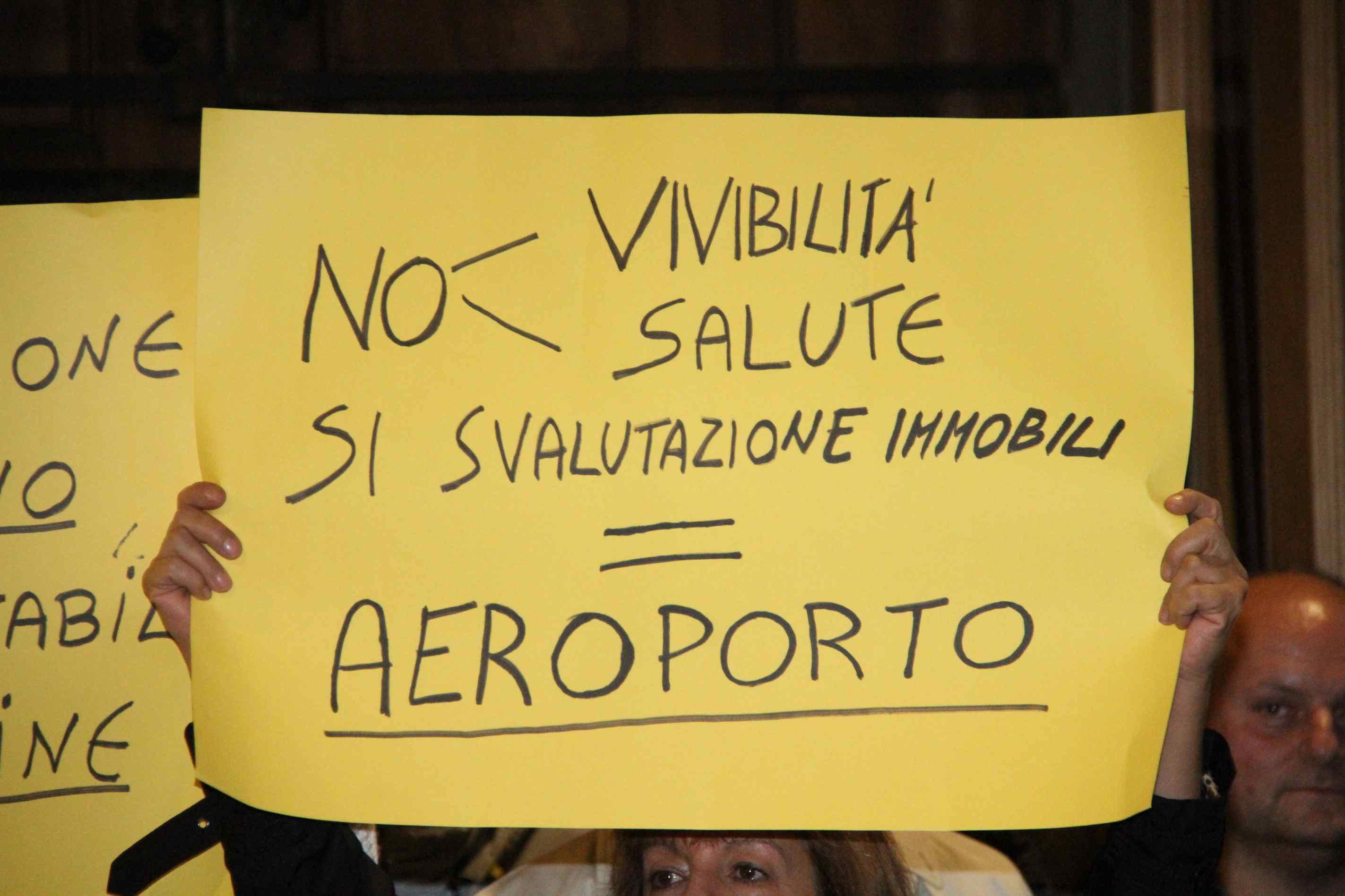 Una protesta contro la nuova pista di Peretola
