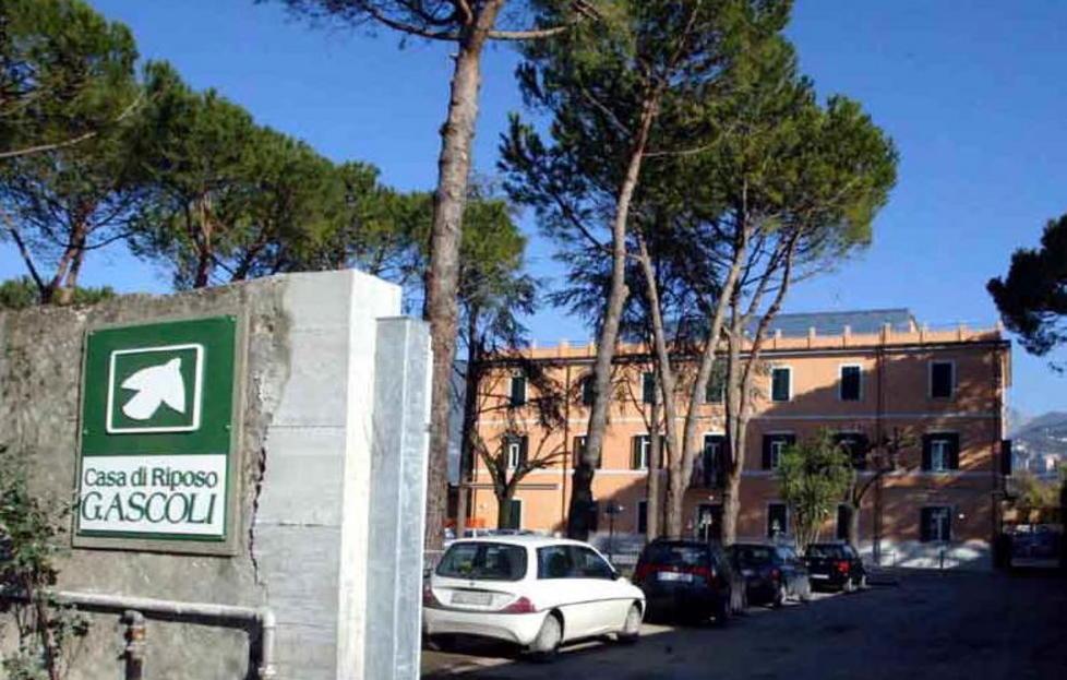 Caso crocefissi: «Benedetti chieda scusa» 