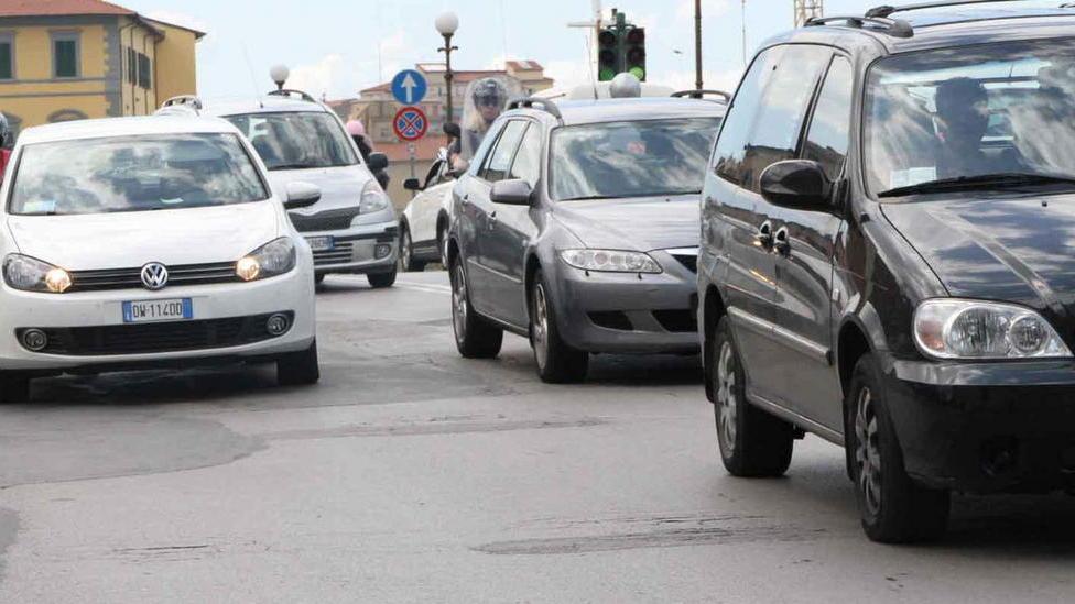 Caos per arrivare sugli scali D’Azeglio