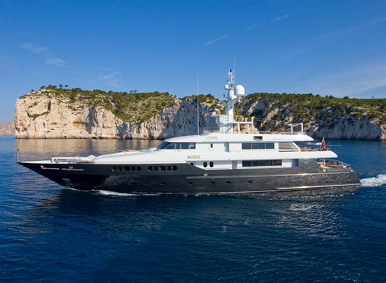 Mariù, il primo yacht di Armani: location per feste a Cannes e Venezia