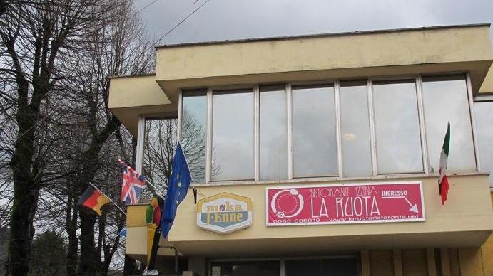 Il bar gelateria La Ruota a Fornoli preso di mira dai ladri durante la notte