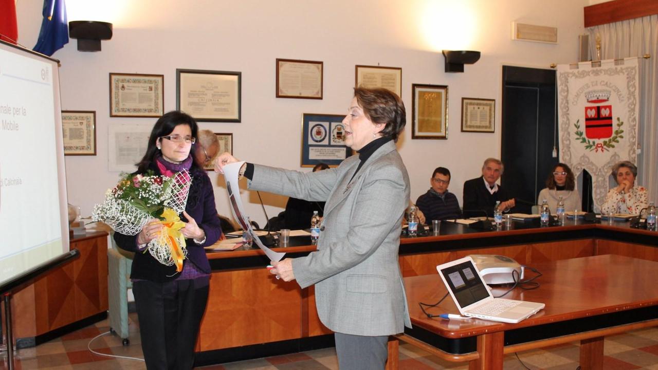 Un attestato di benemerenza per meriti scientifici a Lorella Battini