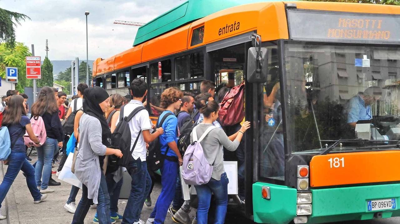 Nuovo orario dei bus per gli studenti delle superiori