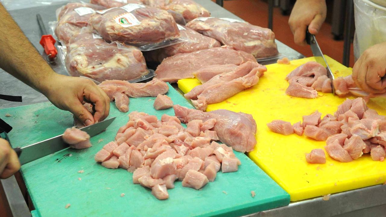 Carne in una refezione scolastica