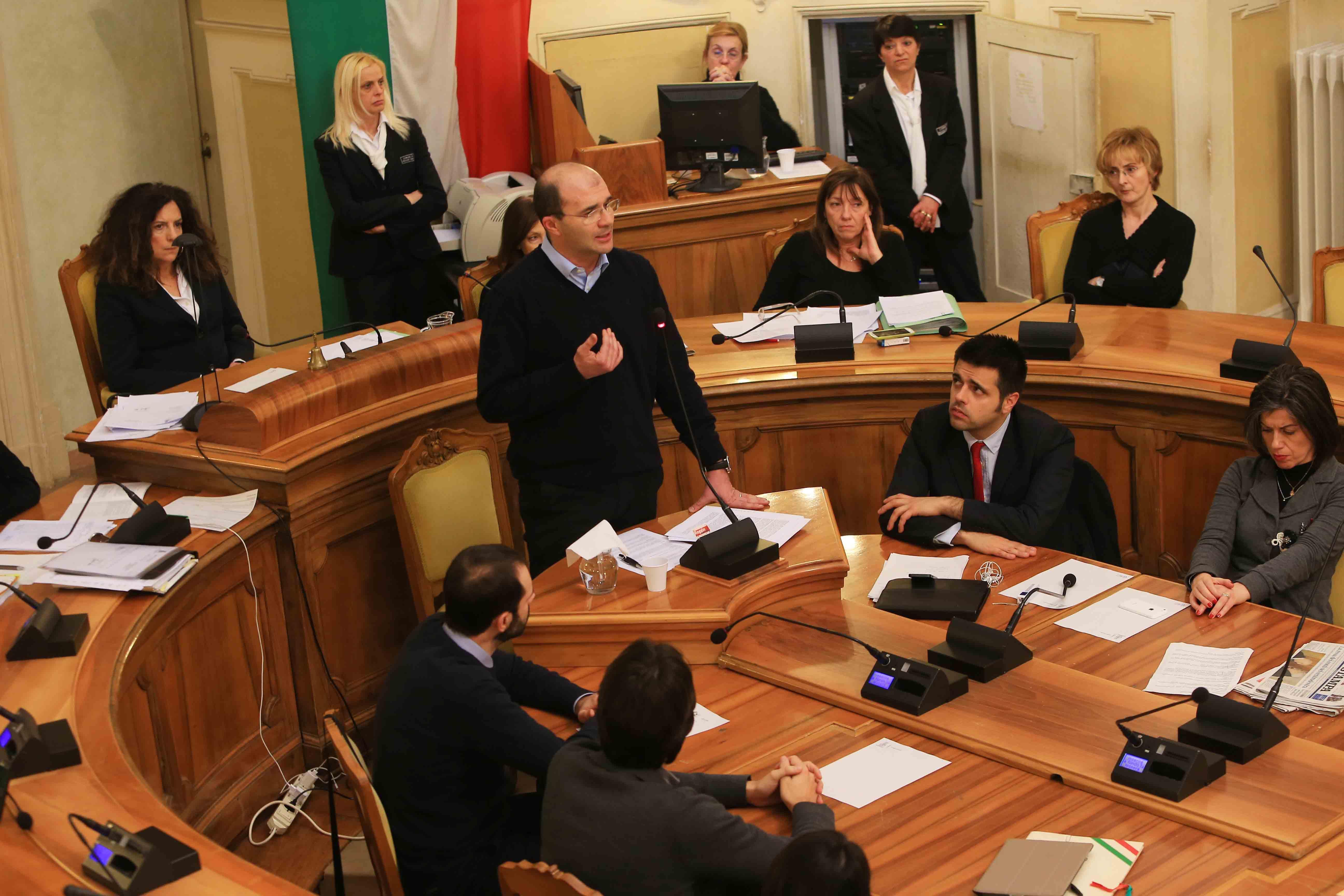 Vecchi ai cutresi onesti: "Fatevi sentire"