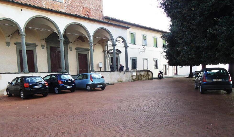 Un divieto solo sulla carta Poggio sempre pieno di auto 