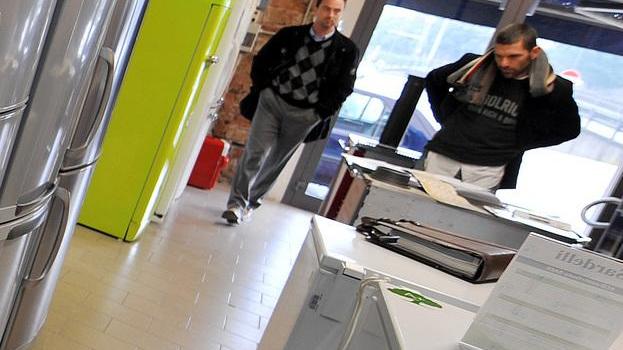 Più acquisti di auto e mobili, in calo gli elettrodomestici