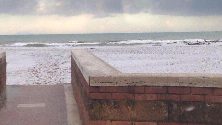 Bianca Maremma, neve anche sul mare