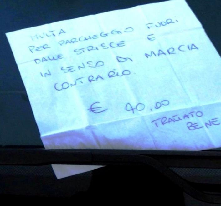 E il cittadino “multò” il vigile in sosta vietata 