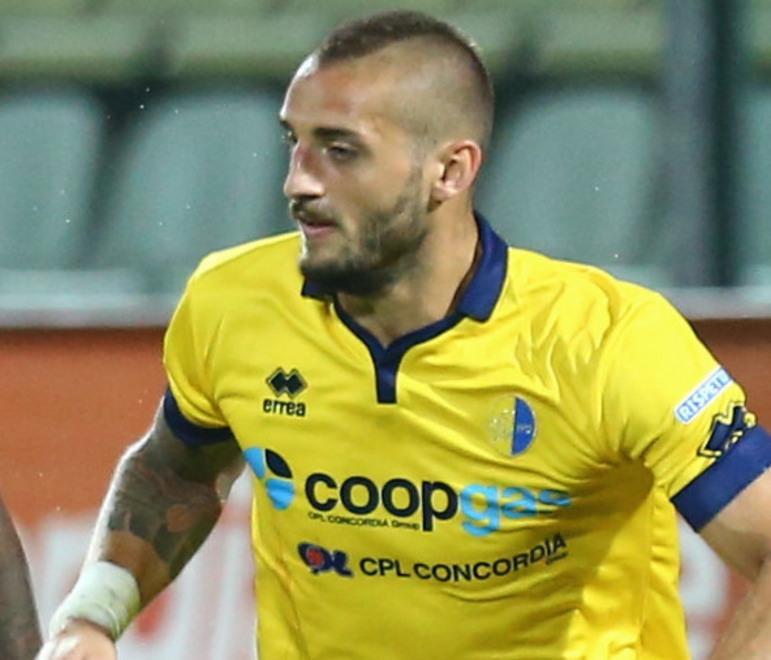 Delusione Modena: non compra, vende! 