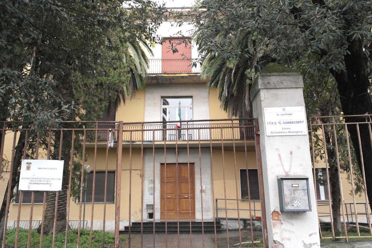 L’ingresso dell’istituto Gambacorti di via Possenti