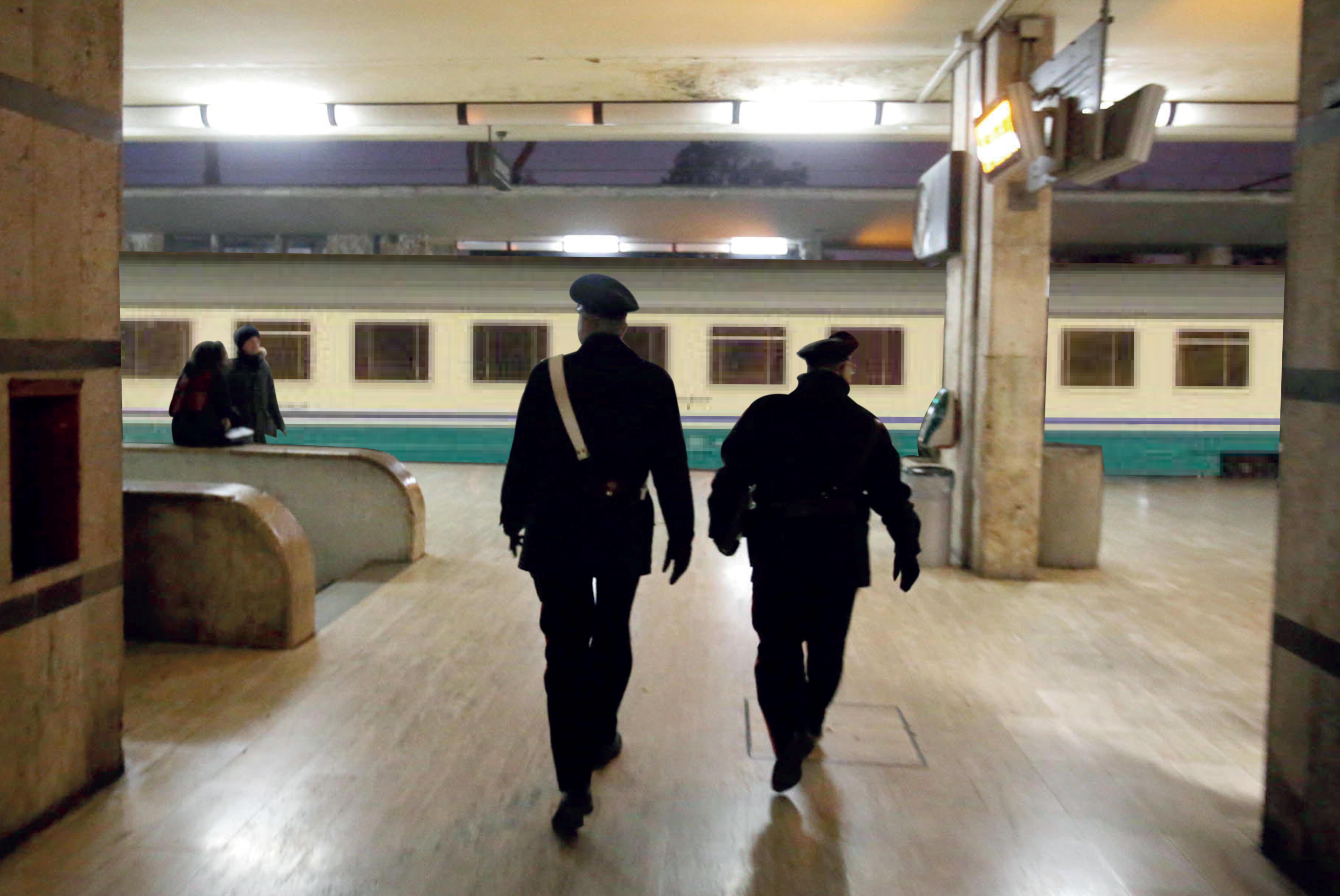 Controlli in una stazione ferroviaria