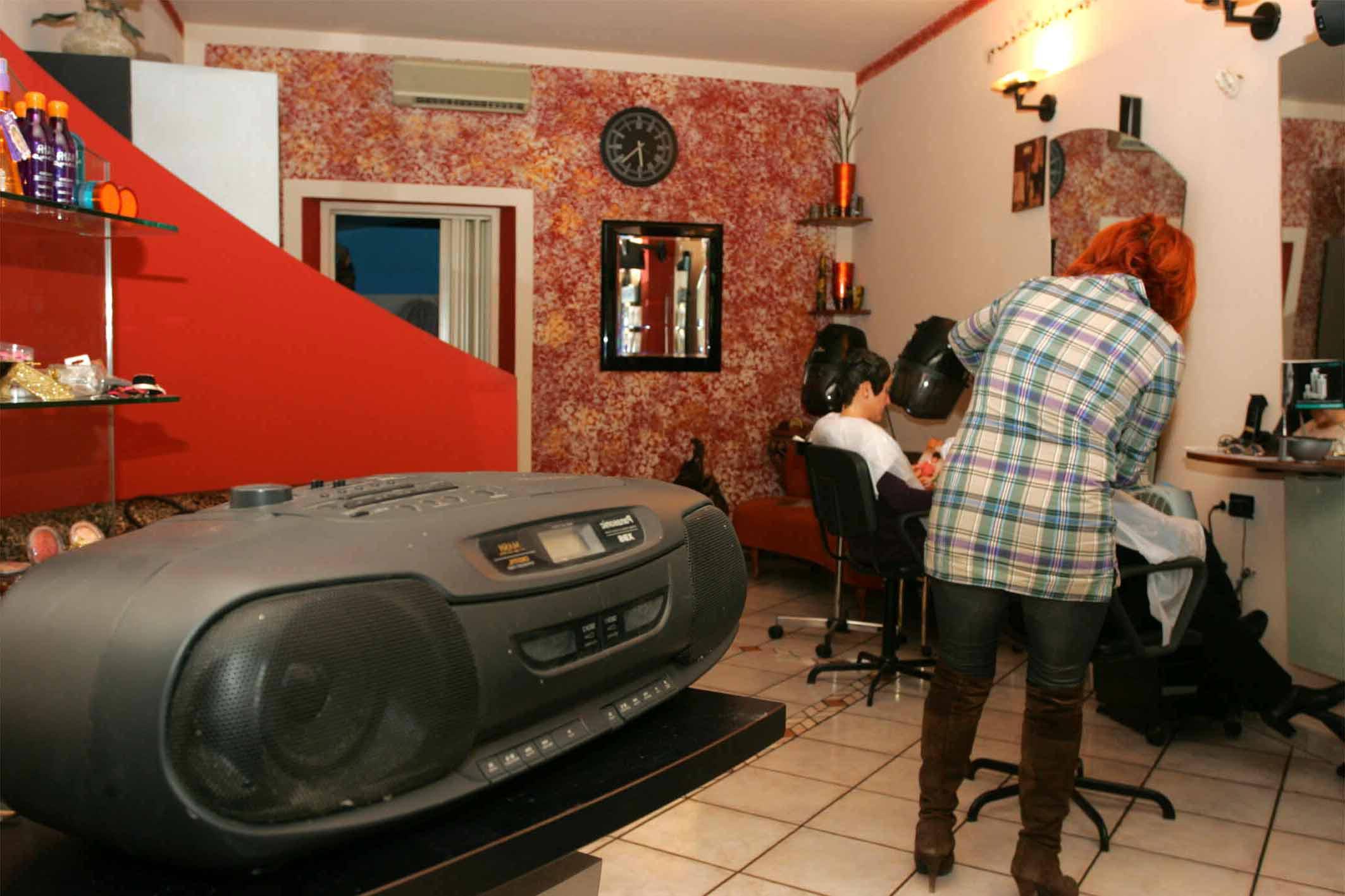 Un negozio con la radio (foto d'archivio)