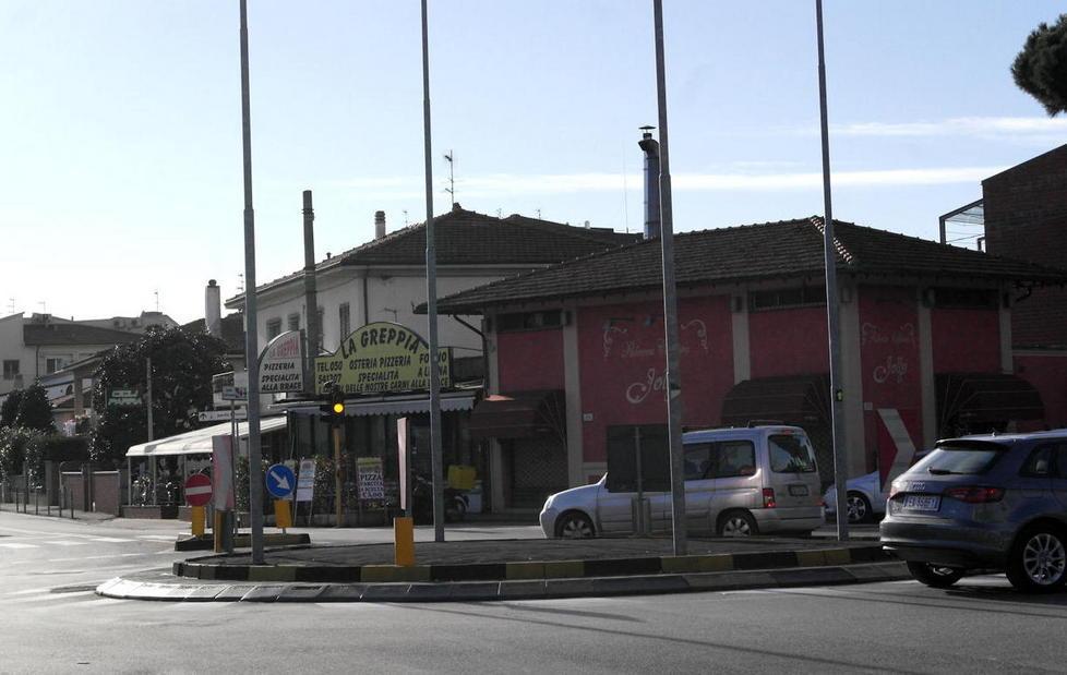 Una rotonda provvisoria. Da quasi nove anni 