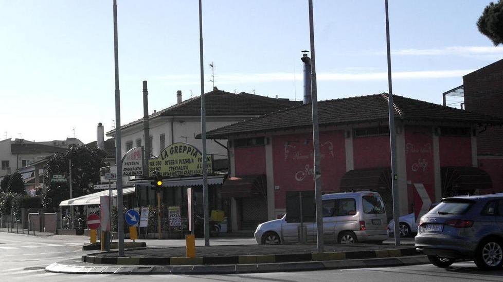 Una rotonda provvisoria. Da quasi nove anni