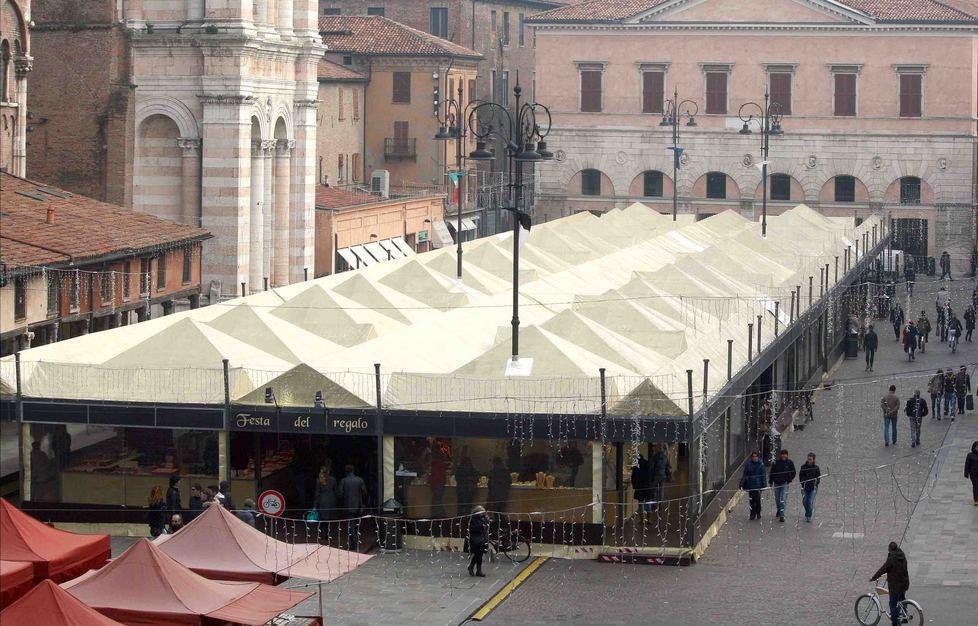 Ferrara. «Ripensare la Fiera del regalo sul Listone» 