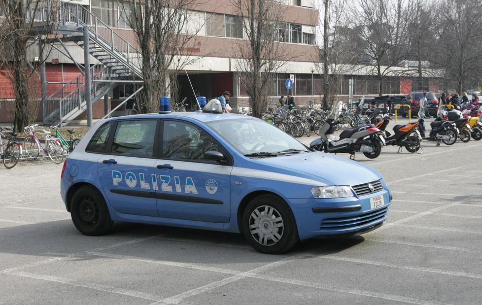 Il cane Duca trova studente con la droga 