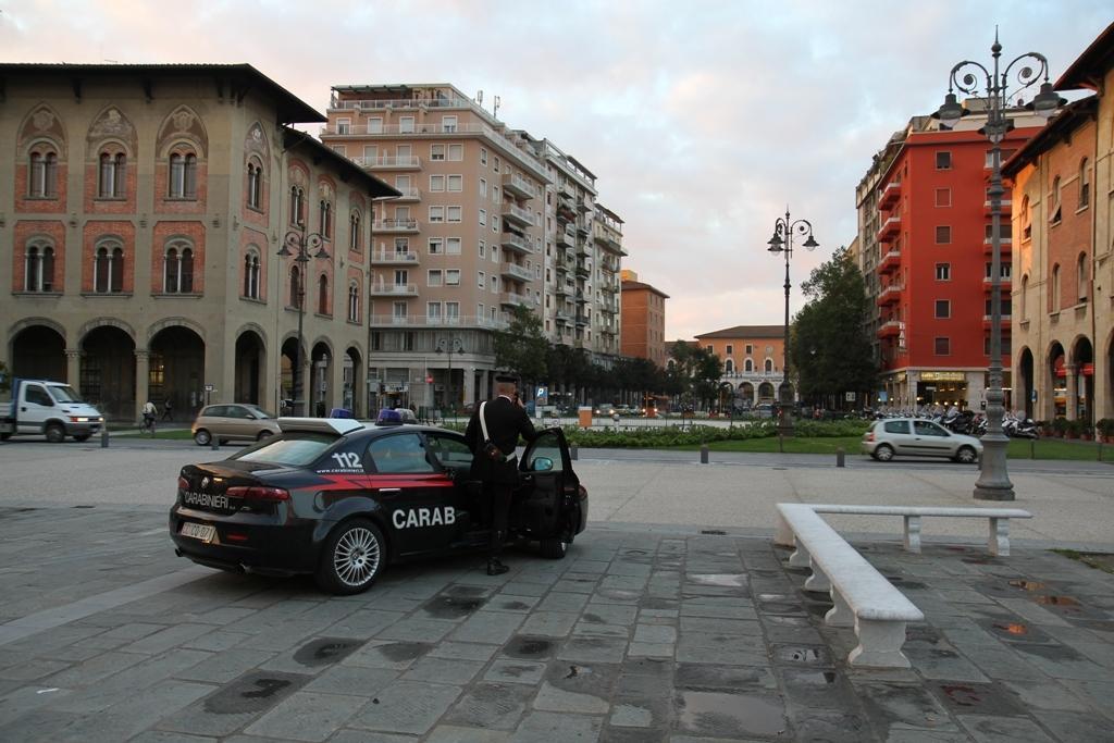 Carabinieri in piazza Vittorio Emanuele