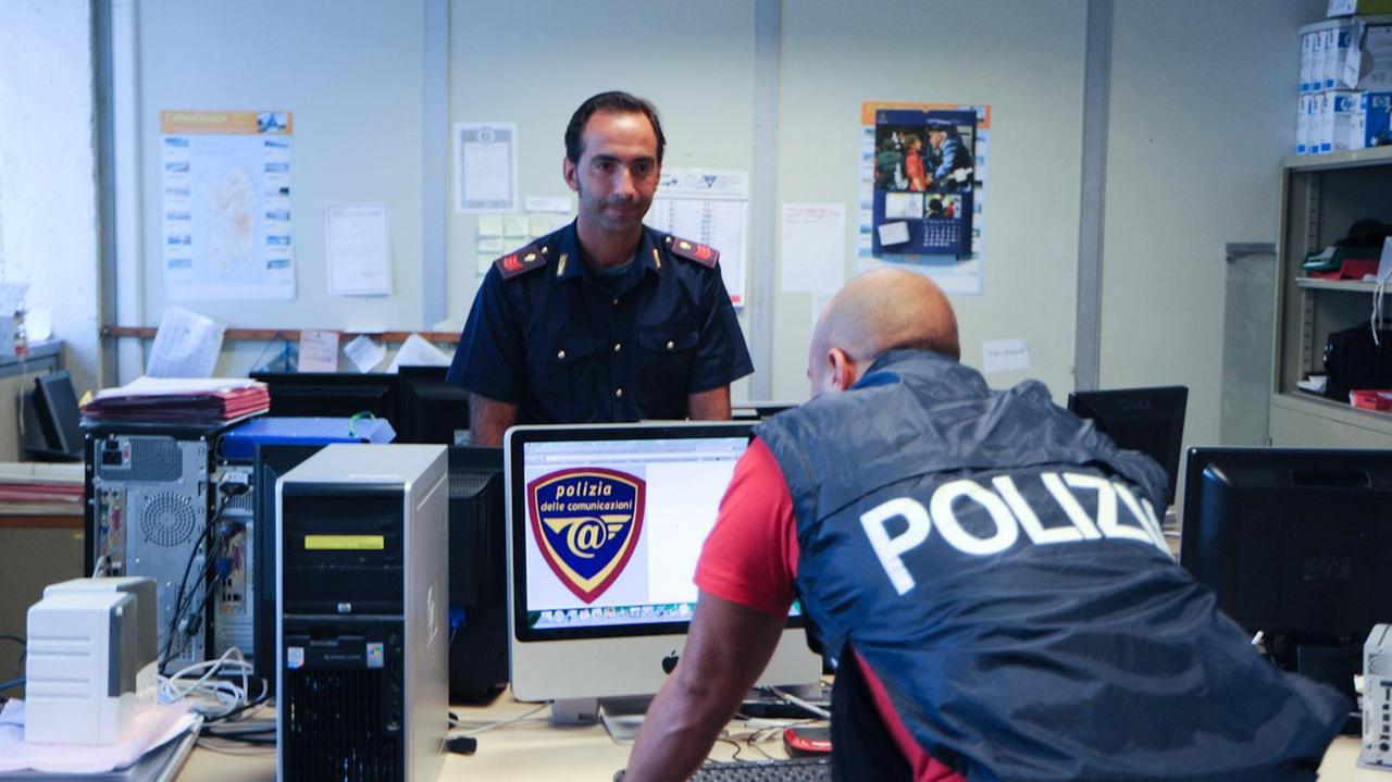 Cagliari, stalker diffonde le immagini osè della ex fidanzata