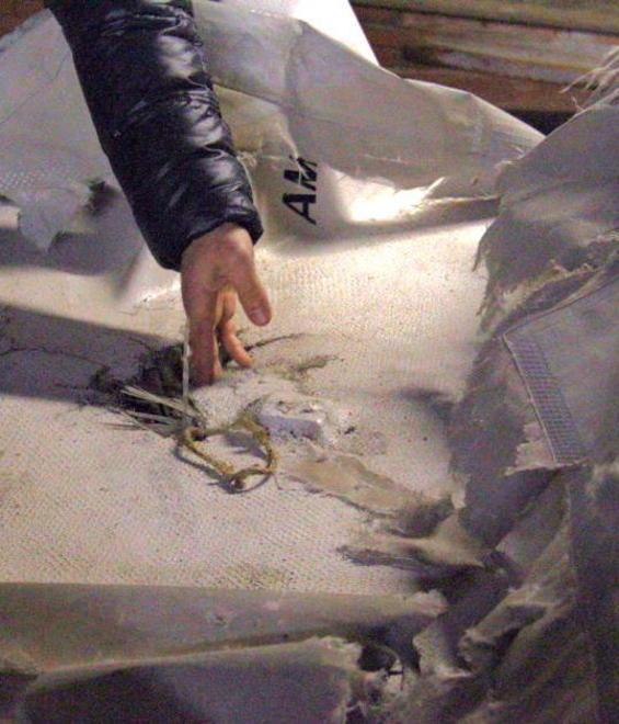 La barca dell’Istituto Nautico distrutta da un petardo 