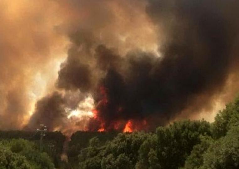 Un'immagine d'archivio di un incendio