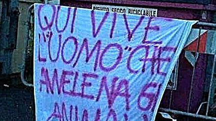 «Stop col veleno ai cani» nel video di Poltronieri