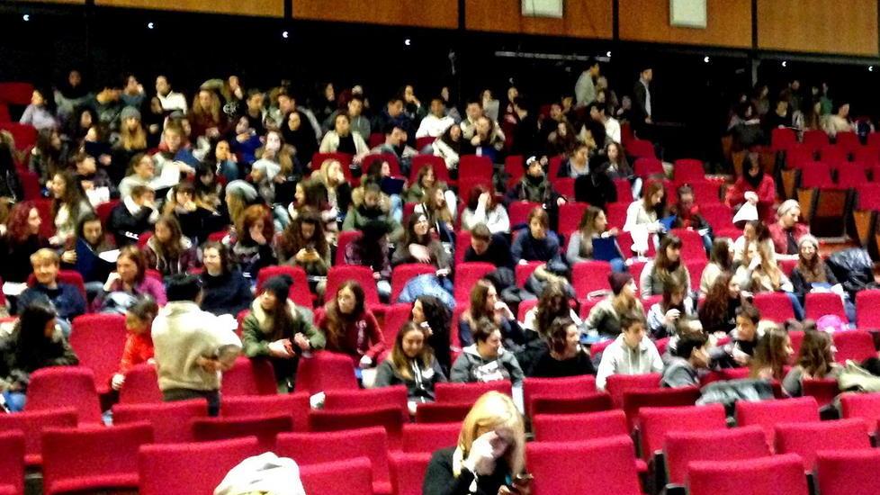Il liceo si sposta in platea al teatro Era