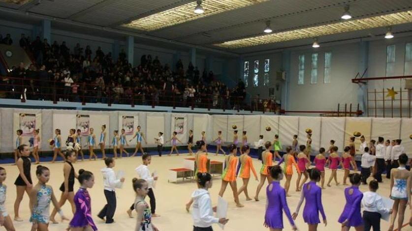 Infiltrazioni al palasport di Barga