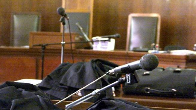 Sesso con la ragazzina, 2 anni al mister