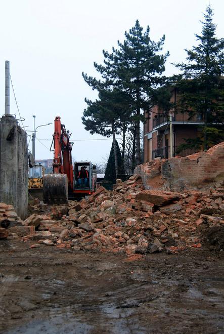 Via S. Caterina, tolto il tappo ad aprile strada a due corsie