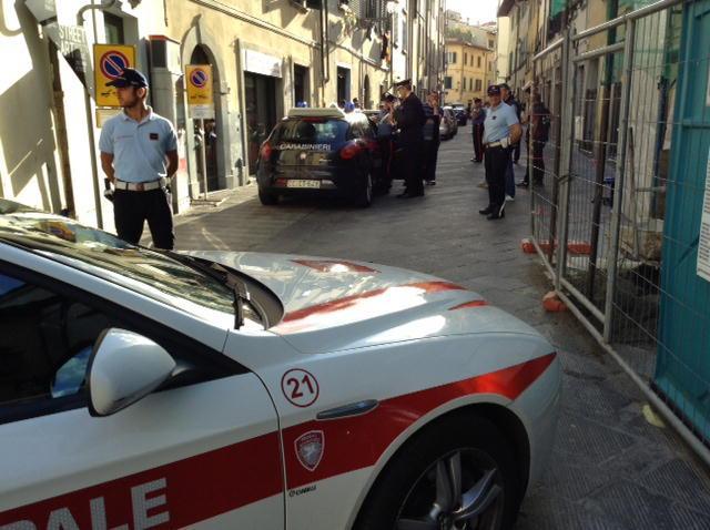 Controlli della polizia municipale in via Pier Cironi