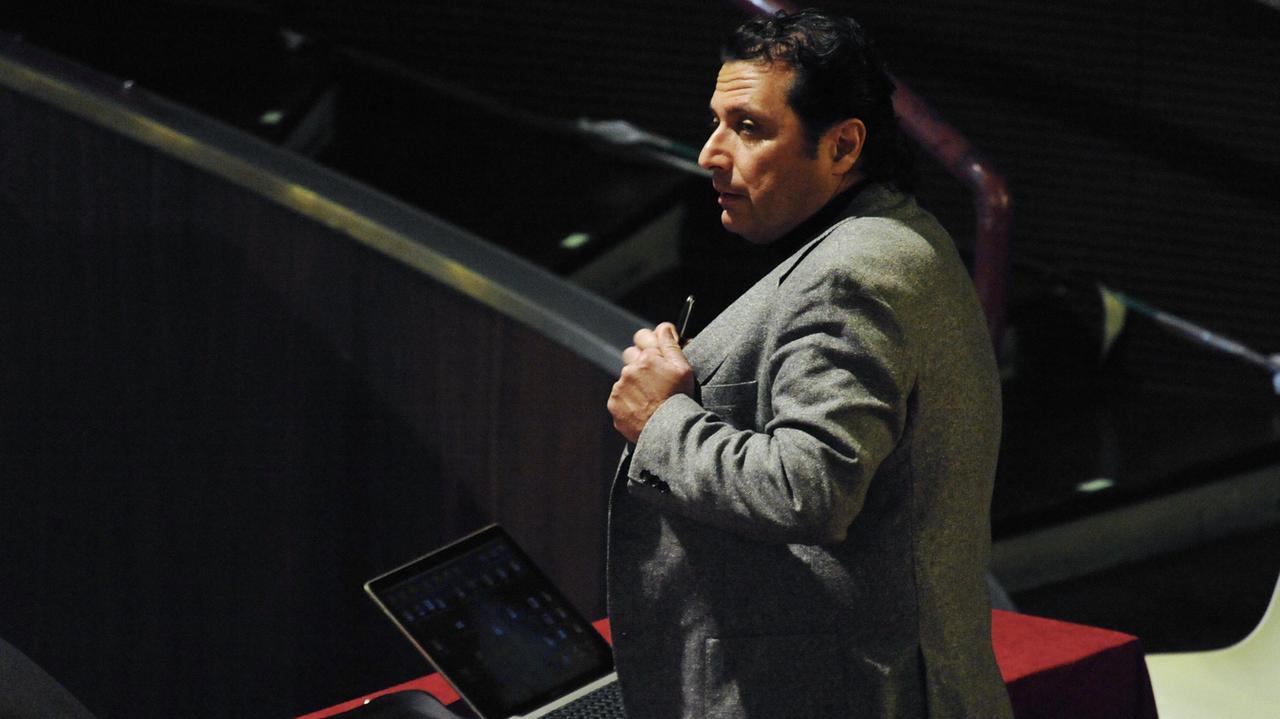 Francesco Schettino prima dell'inizio di un'udienza (foto Bf)