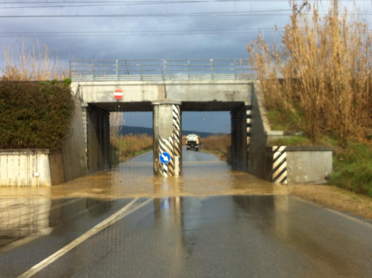 Il sottopasso del Casone allagato il 5 febbraio (foto Giorgio)