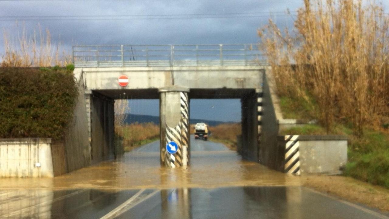 Il sottopasso del Casone allagato il 5 febbraio (foto Giorgio)