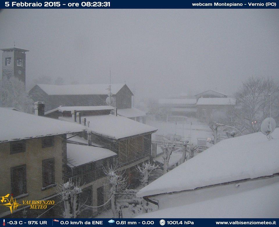 La nevicata a Montepiano (dalla webcam di Valbisenzio Meteo)