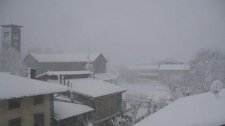 La nevicata a Montepiano (dalla webcam di Valbisenzio Meteo)