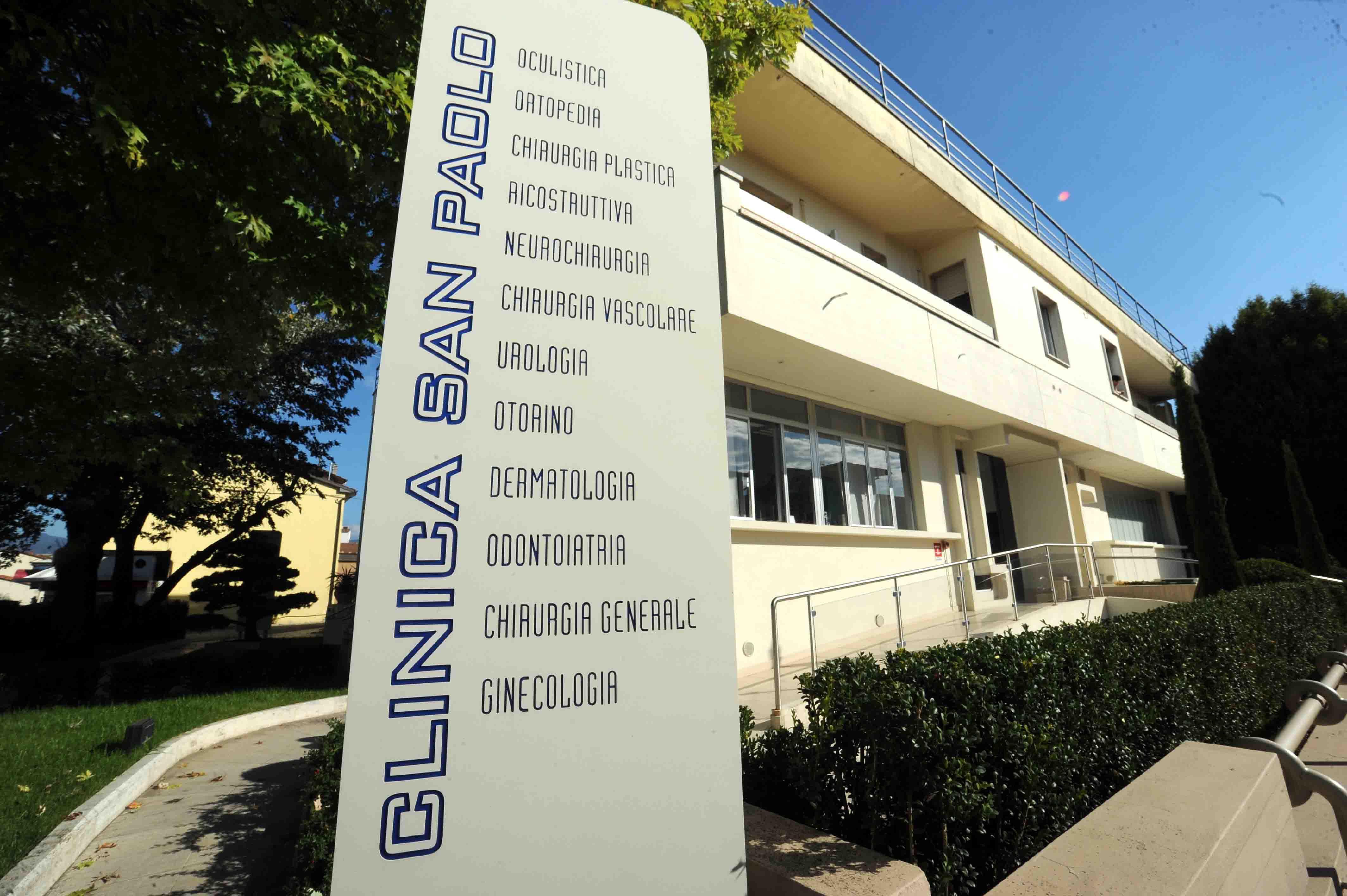 L'esterno della cilnica San Paolo di Bonelle 