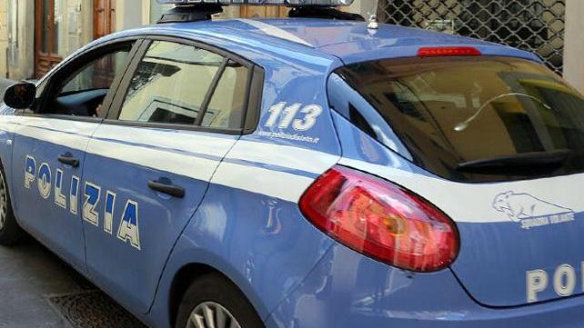 Rientra a casa ubriaco e picchia la moglie: arrestato