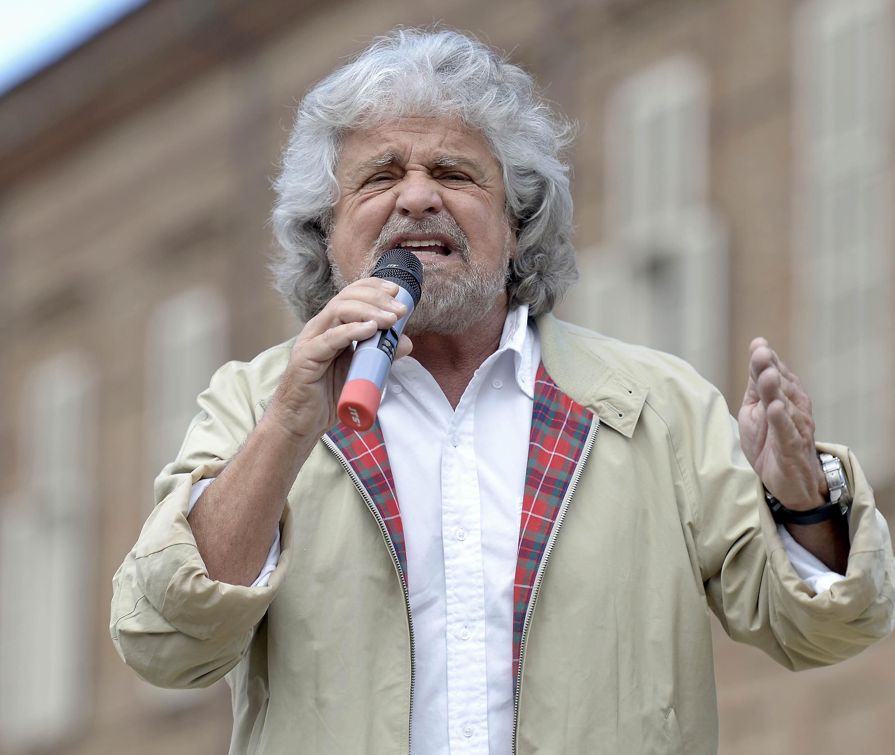 Beppe Grillo cancella il suo tour mondiale per le elezioni regionali 