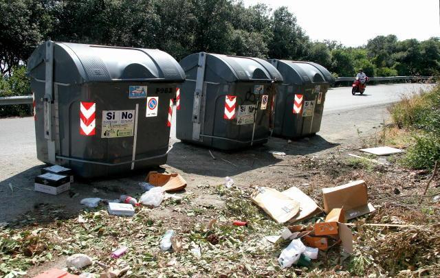 Rifiuti abbandonati a Castiglioncello