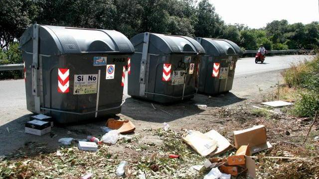 Rifiuti abbandonati a Castiglioncello