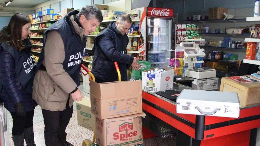 Chiuso il market bengalese in via Cironi: colpa dell’alcol