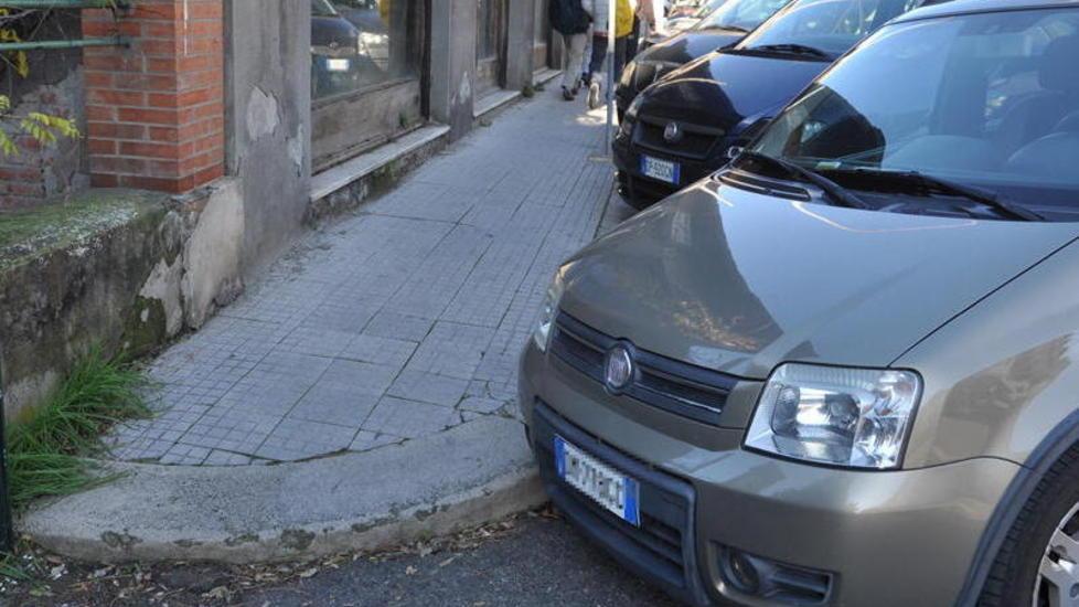Il percorso minato che esclude i disabili dal treno al bus