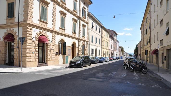 Uno scorcio di via Manzoni a Cecina