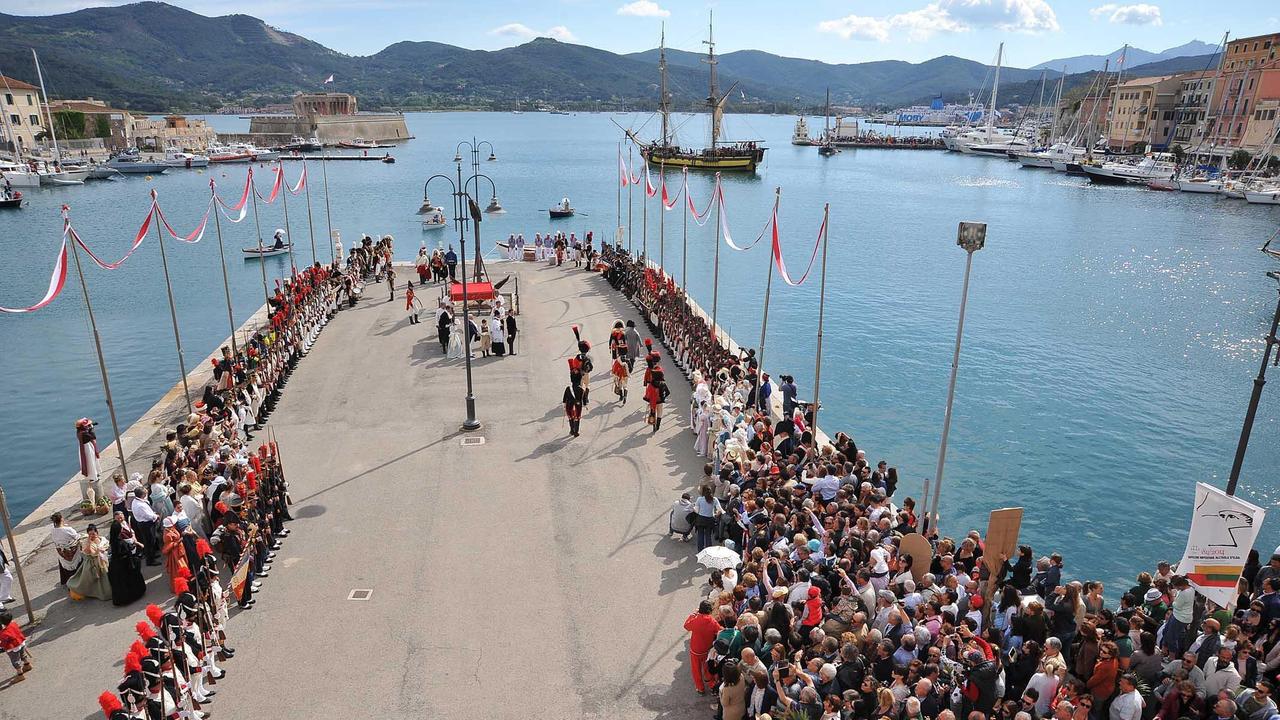 La rievocazione dello sbarco di Napoleone nel maggio 2014 (foto Giò Di Stefano)