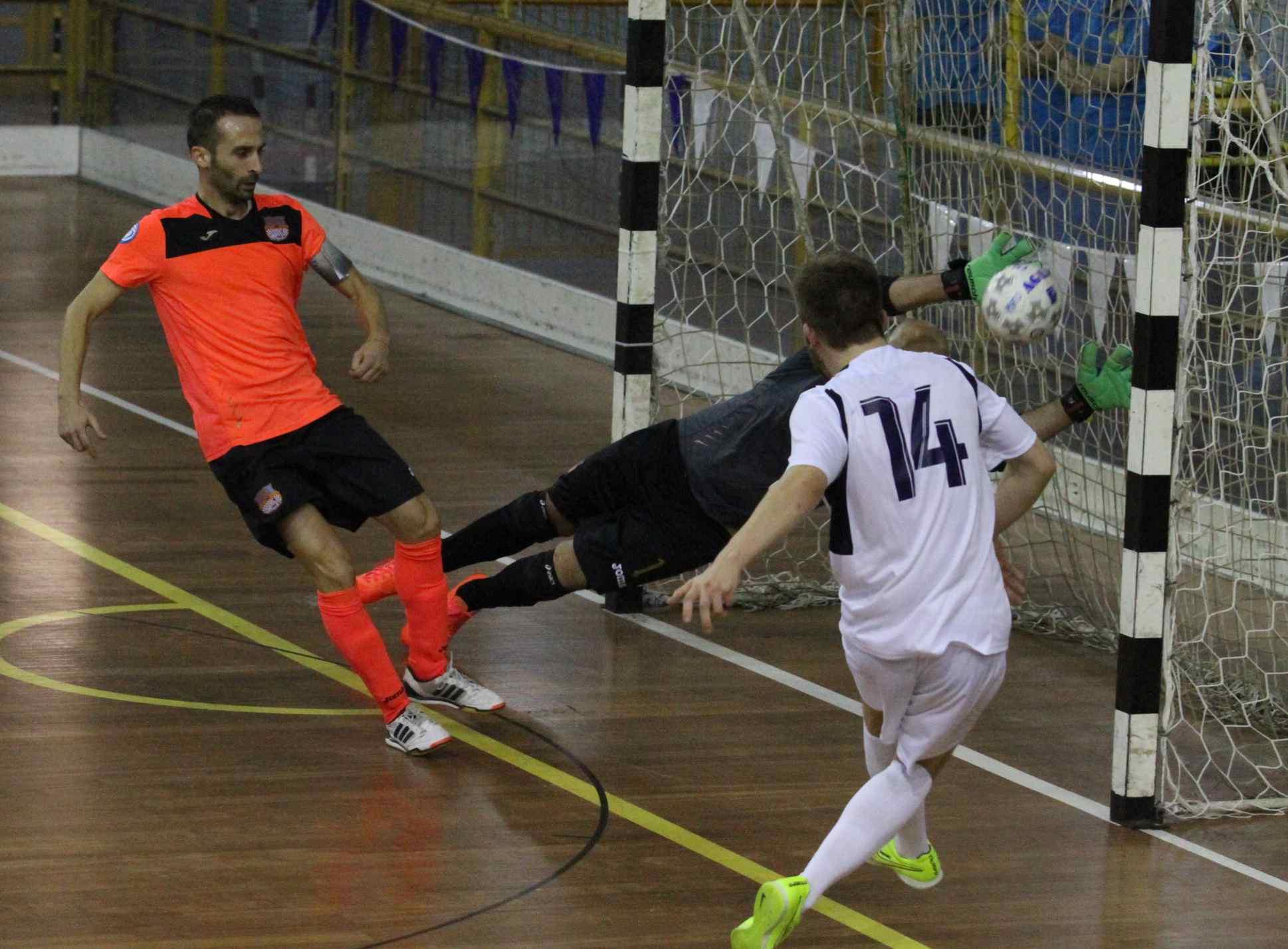Un'azione in attacco del Prato Calcio a 5 