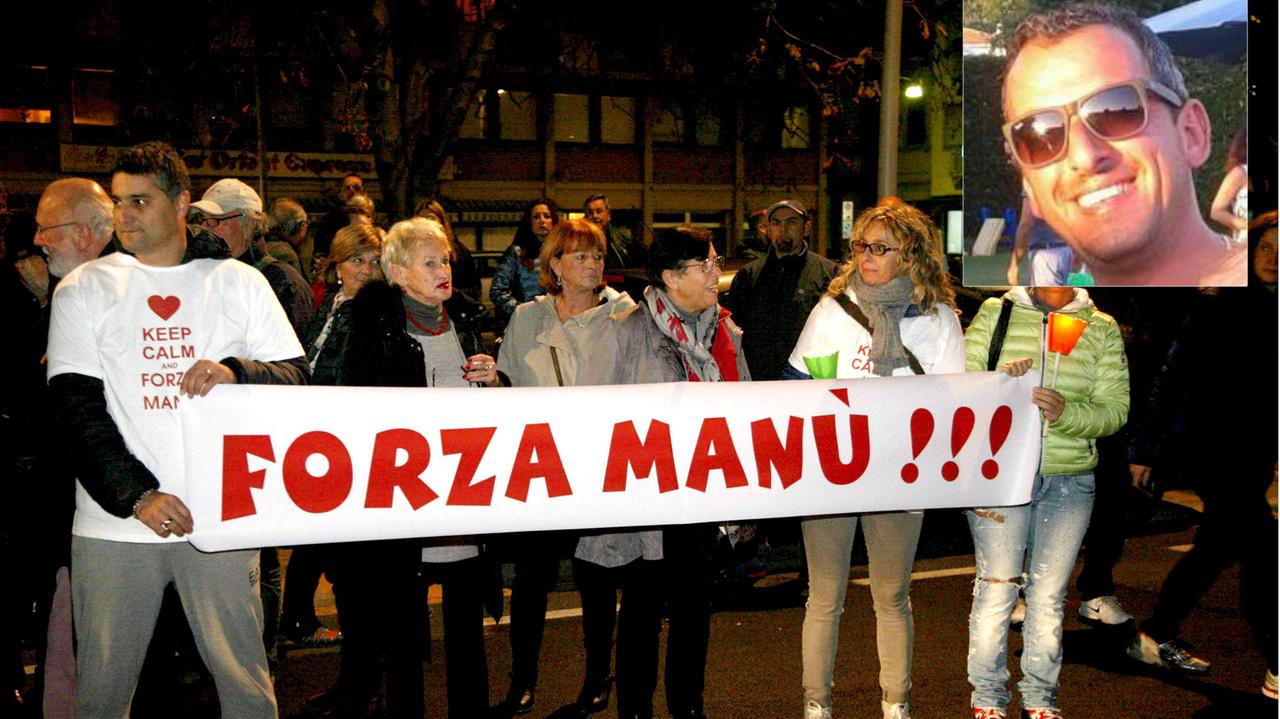 Il corteo di sostegno a Manuele Iacconi (nel riquadro)